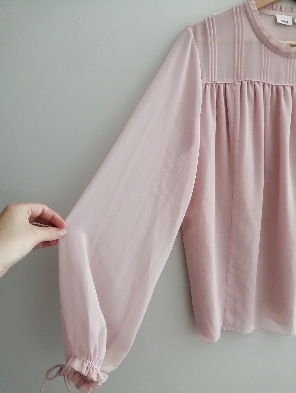 Aritzia Wilfred Lourdes Pink Pleated Chiffon Blouse Shoulder Button Medium - Picture 7 of 15